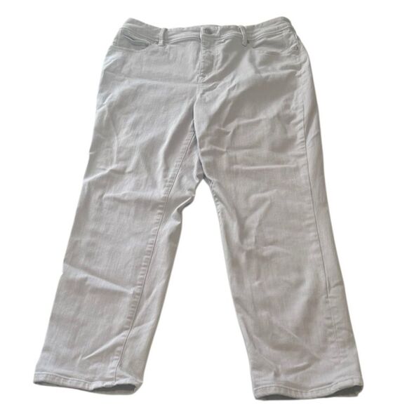 Chico's Taupe So Slimming Girlfriend Cropped Pants Size 10 - Picture 3 of 8